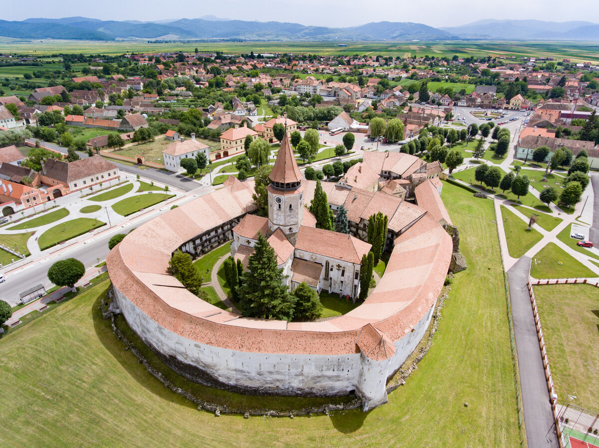 How medieval does Transylvania look like? Let's ask these citadel walls